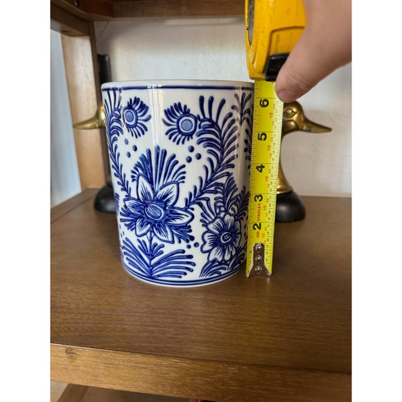 Pottery Barn Blue White Floral Ceramic Pot Planter Container Not For Food‎ Use - Picture 3 of 10